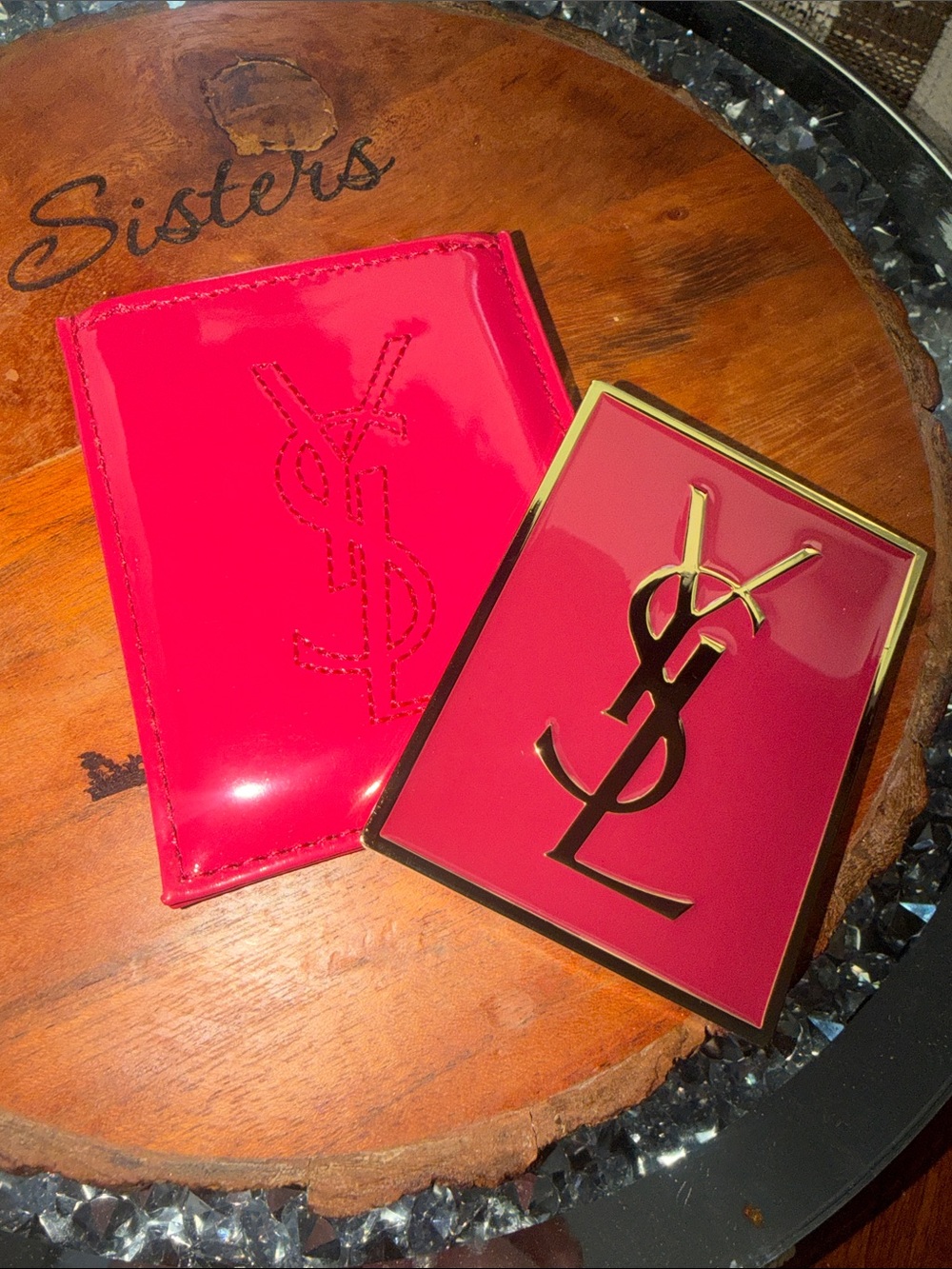 Saint Laurent Patent Pink Card Holder with Gold Logo Accent compact mirror - Picture 2 of 4